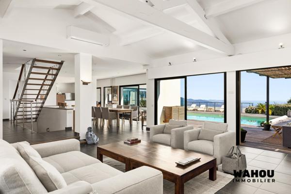 Villa d’architecte d’exception avec vue panoramique sur la baie de Cannes