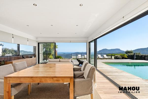 Villa d’architecte d’exception avec vue panoramique sur la baie de Cannes