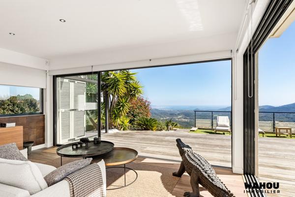 Villa d’architecte d’exception avec vue panoramique sur la baie de Cannes