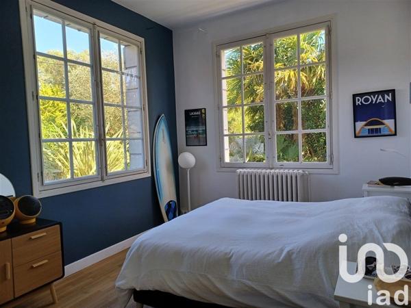 Maison 8 pièces de 171 m² à Vaux-sur-Mer (17640)