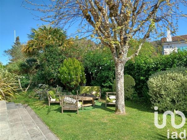 Maison 8 pièces de 171 m² à Vaux-sur-Mer (17640)