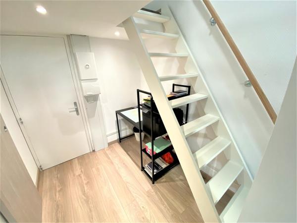 Nancy, 6 place Carnot, studio meublé neuf dans hôtel particulier