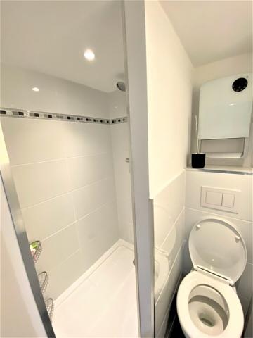 Nancy, 6 place Carnot, studio meublé neuf dans hôtel particulier