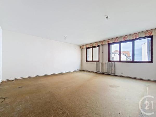 Appartement F3 à vendre  3 pièces - 83,80 m 2   RIOM  - 63