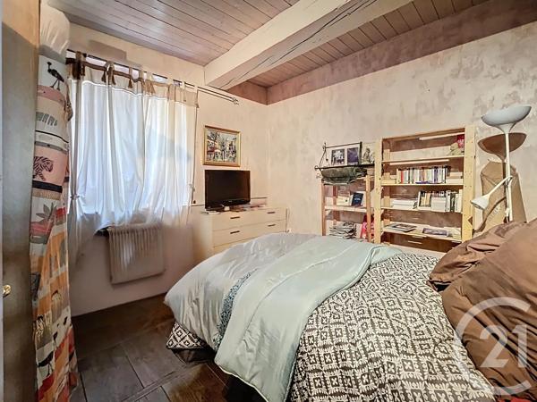 Appartement F3 à vendre  3 pièces - 83,80 m 2   RIOM  - 63