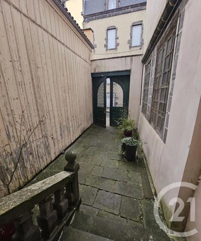 Appartement F3 à vendre  3 pièces - 83,80 m 2   RIOM  - 63