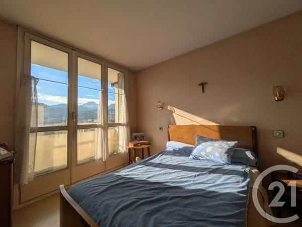 Appartement T3 à vendre  3 pièces - 72,01 m 2   CHAMBERY  - 73