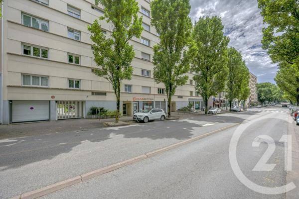 Appartement T3 à vendre  3 pièces - 72,01 m 2   CHAMBERY  - 73