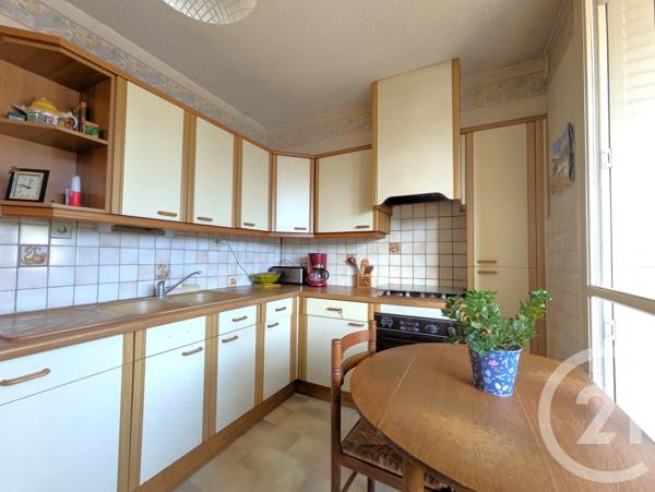 Appartement T3 à vendre  3 pièces - 72,01 m 2   CHAMBERY  - 73