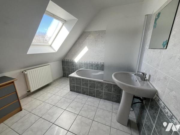 Maison d'habitation T.5 construite sur 2 niveaux