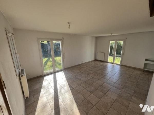 Maison d'habitation T.5 construite sur 2 niveaux