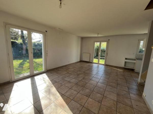 Maison d'habitation T.5 construite sur 2 niveaux