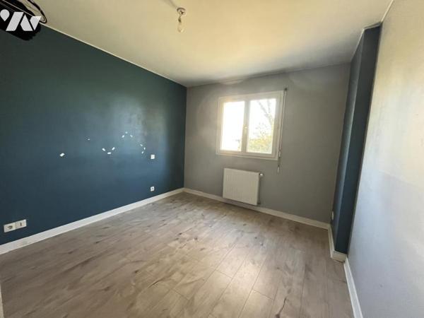 Maison d'habitation T.5 construite sur 2 niveaux