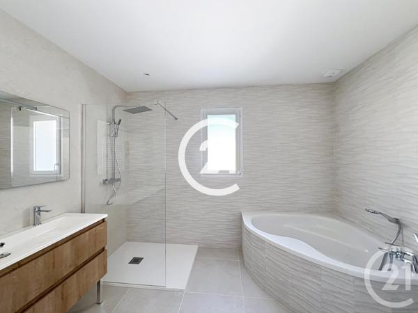 Maison à vendre  4 pièces - 120,50 m2 CHATEAUBERNARD - 16