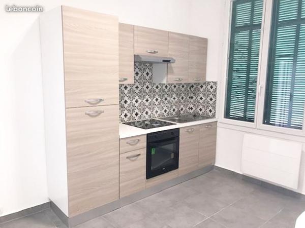 Immeuble Années 30 à Vendre à Toulon - Investissement Idéal