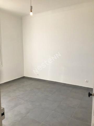 Immeuble Années 30 à Vendre à Toulon - Investissement Idéal