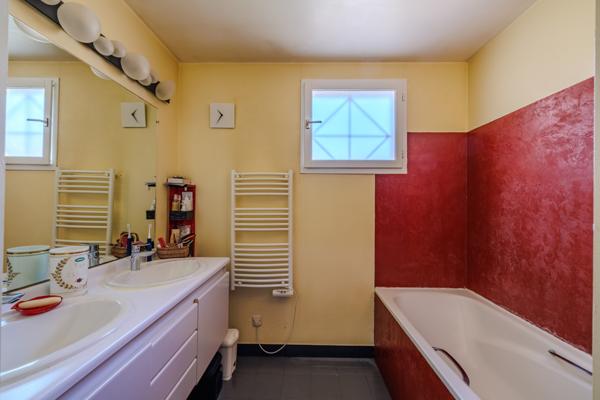 MAISON FAMILIALE - 166 m2 - ELANCOURT  Élancourt (78990)