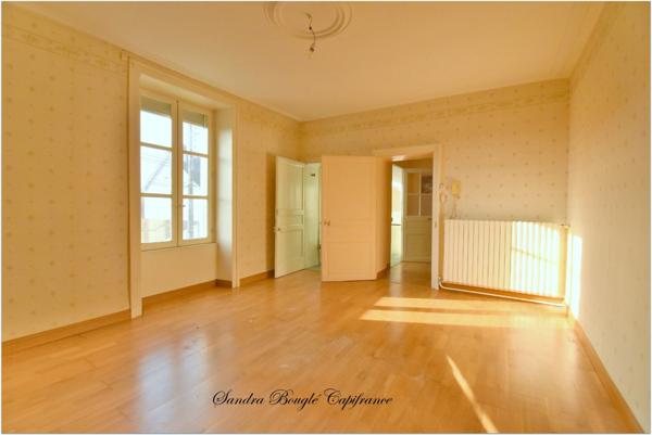 Maison à vendre 6 pièces MONTJEAN (53)