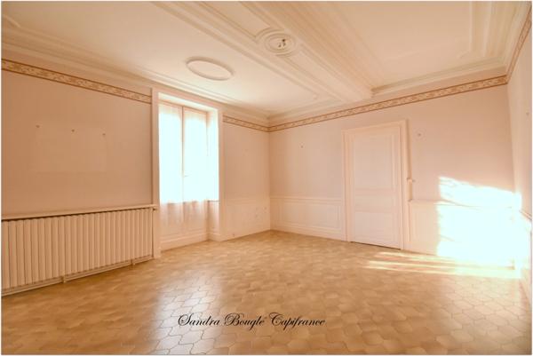 Maison à vendre 6 pièces MONTJEAN (53)