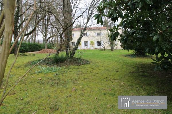 Maison bourgeoise Jonzac 308 m²