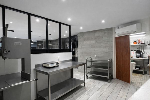 Fonds De Commerce - 180 m²