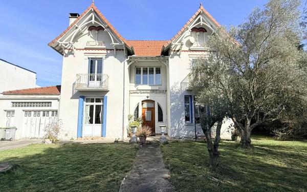 Maison à vendre    6 pièces •  Vic-en-Bigorre