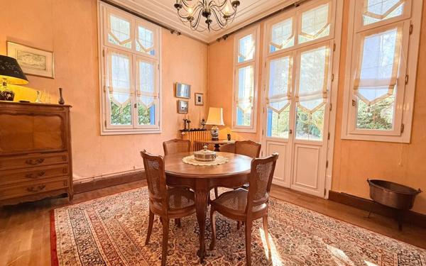 Maison à vendre    6 pièces •  Vic-en-Bigorre