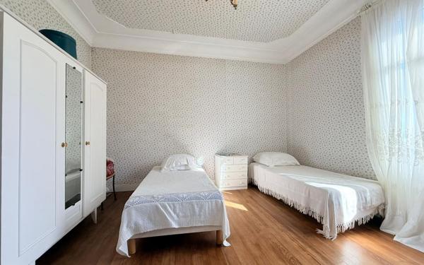 Maison à vendre    6 pièces •  Vic-en-Bigorre