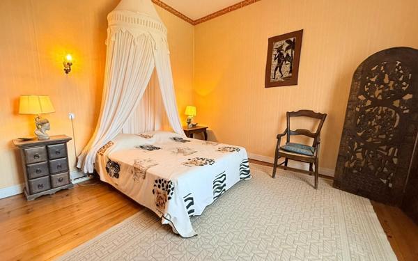 Maison à vendre    6 pièces •  Vic-en-Bigorre