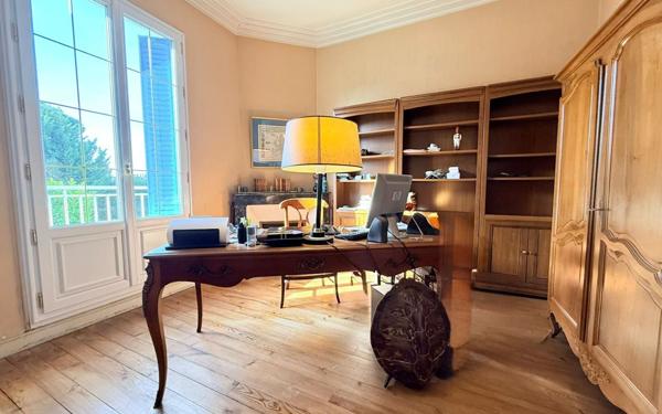 Maison à vendre    6 pièces •  Vic-en-Bigorre