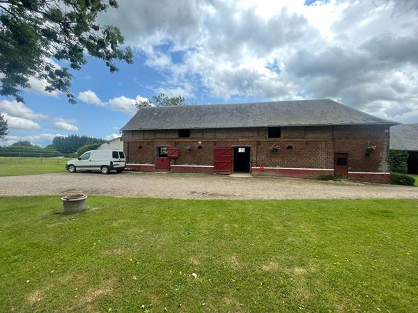Maison de caractère entre Gournay-en-Bray et Rouen sur 1 hectare de terrain