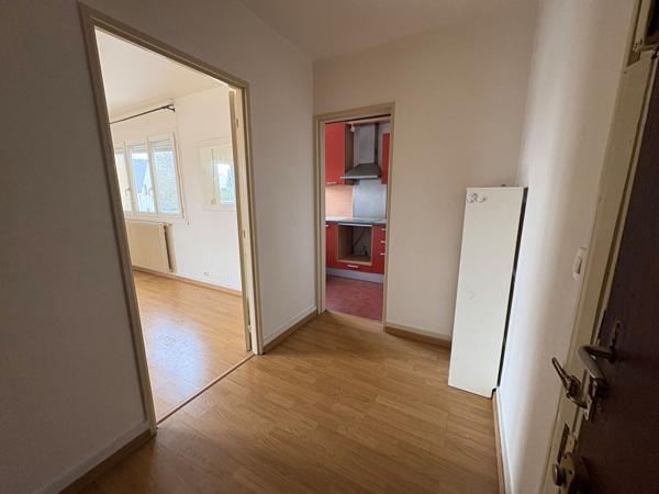 Appartement 2 pièces de 50 m² avec parking et cave - Idéal investisseur - OZOIR LA FERRIERE