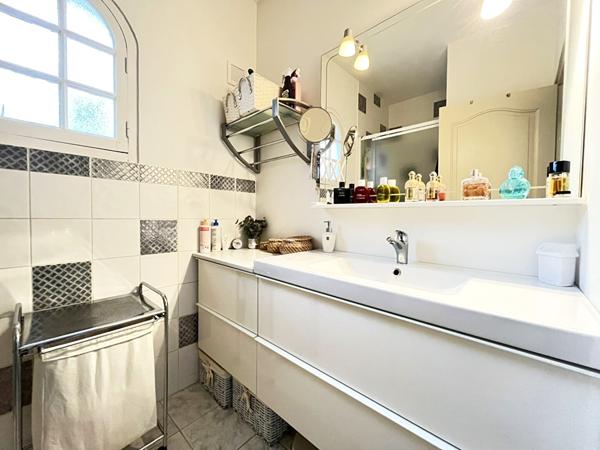 Villa 214m² Vue Mer Saint Laurent Du Var
