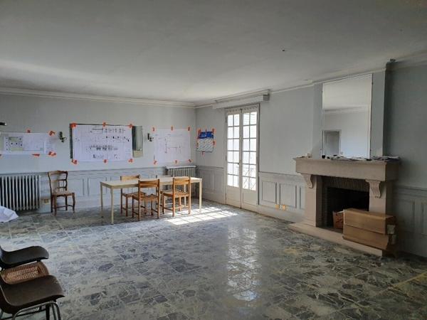 Maison d'habitation de 320m2 - Clavette 17220