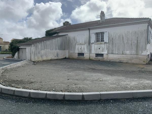 Maison d'habitation de 320m2 - Clavette 17220