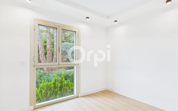 Appartement à vendre    4 pièces • 71 m2 Mandelieu-la-Napoule