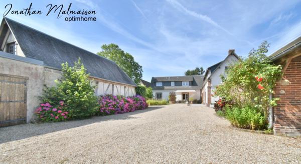 Maison de Caractère avec Dépendances sur une Parcelle Arborée de plus de 3000 m²