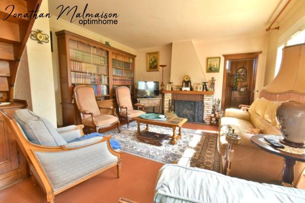 Maison de Caractère avec Dépendances sur une Parcelle Arborée de plus de 3000 m²