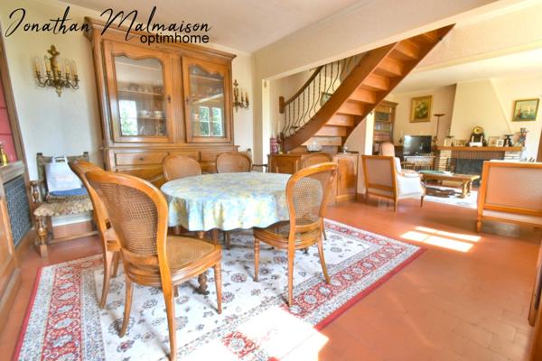 Maison de Caractère avec Dépendances sur une Parcelle Arborée de plus de 3000 m²