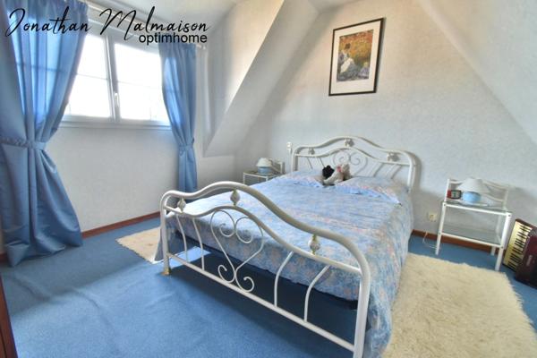 Maison de Caractère avec Dépendances sur une Parcelle Arborée de plus de 3000 m²