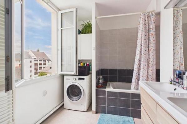 Location - Appartement 3 pièces 72 m 2 RENNES (35000)