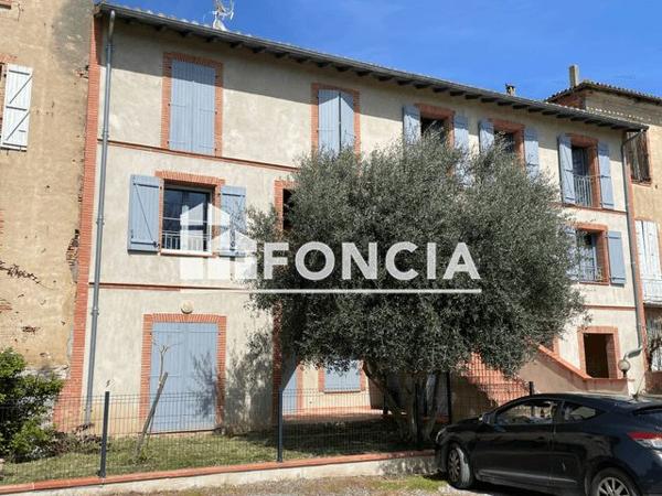 Location Appartement 3 pièces 73 m² - 24 PLACE DE LA CATHEDRALE Lombez 32220