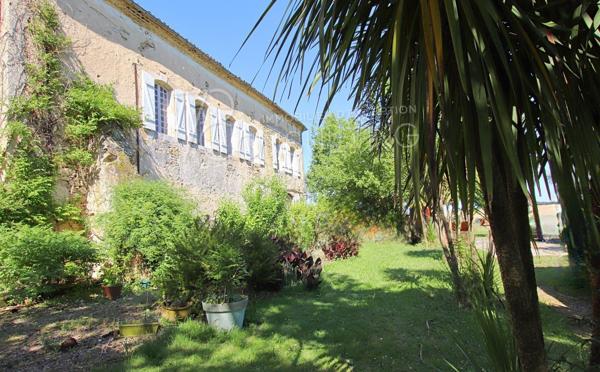 VENTE – MAUVEZIN GERS- CHÂTEAU ET DÉPENDANCES SUR PARC CONSTRUCTIBLE