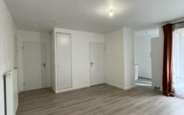 Appartement à louer    1 pièce •  Tremblay-en-France