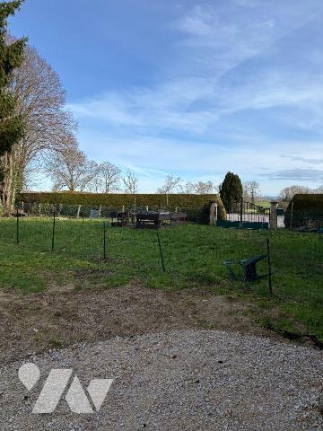 SAINT CALEZ EN SAOSNOIS (72600) village proche de MAMERS, nous vous proposons à la vente un imm...