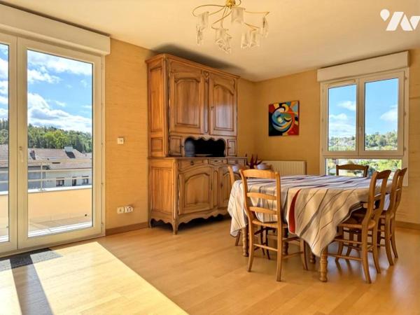 VEYZIAT – RARE SUR LE SECTEUR – T4 Bis en dernier étage avec terrasse.