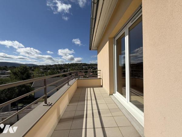VEYZIAT – RARE SUR LE SECTEUR – T4 Bis en dernier étage avec terrasse.