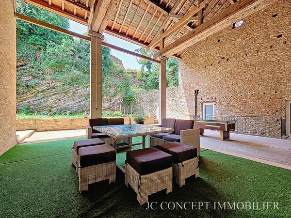 Maison 240 m² avec dépendances