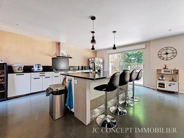 Maison 240 m² avec dépendances