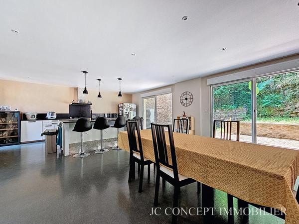 Maison 240 m² avec dépendances